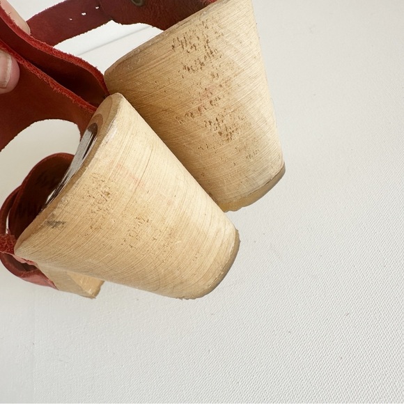 Nina Z Swedish Sandal Clog Heels Red Size 36 Woven Leather Wood Sweden - Picture 9 of 12